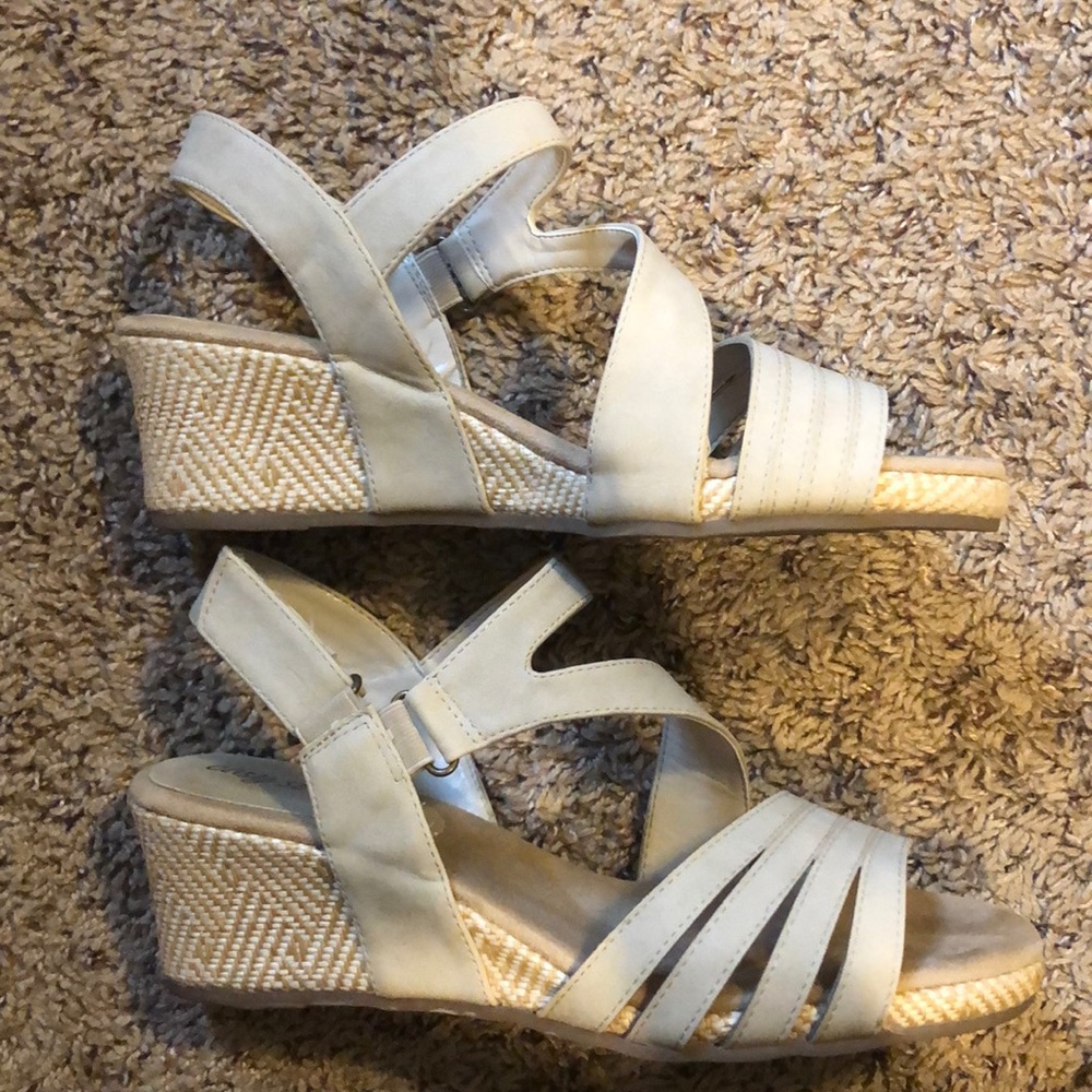 Easy street strappy sandals